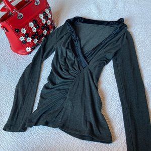 T Tahari Velvet Trimmed V-Neck Cross Over Gray Top sz XS